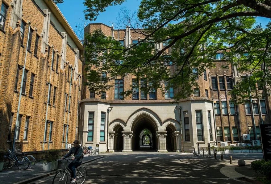 昆明日本留学中介_申请去日本留学费用_云南研究生赴日留学-昆明赤